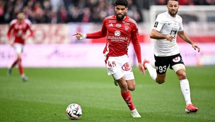 周日021法甲：布雷斯特迎战兰斯，稳健防线力阻客队抢分