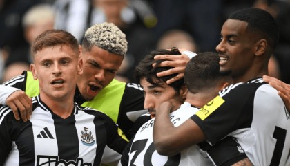 曼联耻辱一战：被灌4球彻底崩盘，阿莫林太差劲：4场不胜