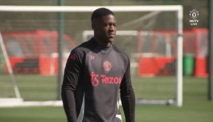 曼联官宣欧联杯23人大名单，新帝星壮实复出！阿莫林回应奥纳纳马蒂奇骂战